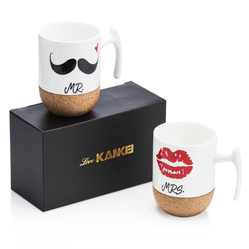 Love-KANKEI Mr e Mrs Tazzine Caffe Tazze Divertenti Coppia per Sposa e Sposo Tazza Ceramica con Fondo in Sughero 300ml, Regali Ideali per San Valentino, Nozze, Natale, Compleanno e Anniversario