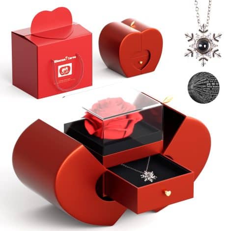 Rosa eterna con collana I Love You, regalo ideale per donne speciali in ogni occasione.