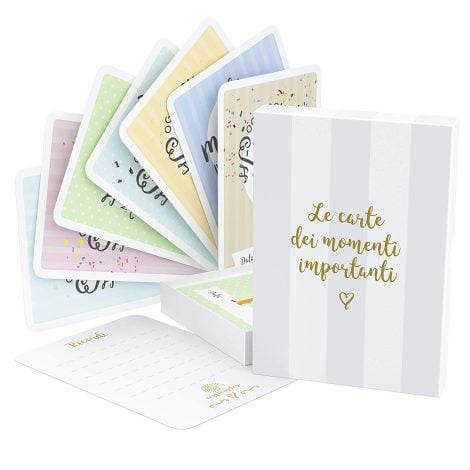 Le schede segna tappe del tuo bambino e il cofanetto dei ricordi – Set di 40 schede unisex per foto importanti, incluse le carte per la gravidanza e l’età raggiunta.