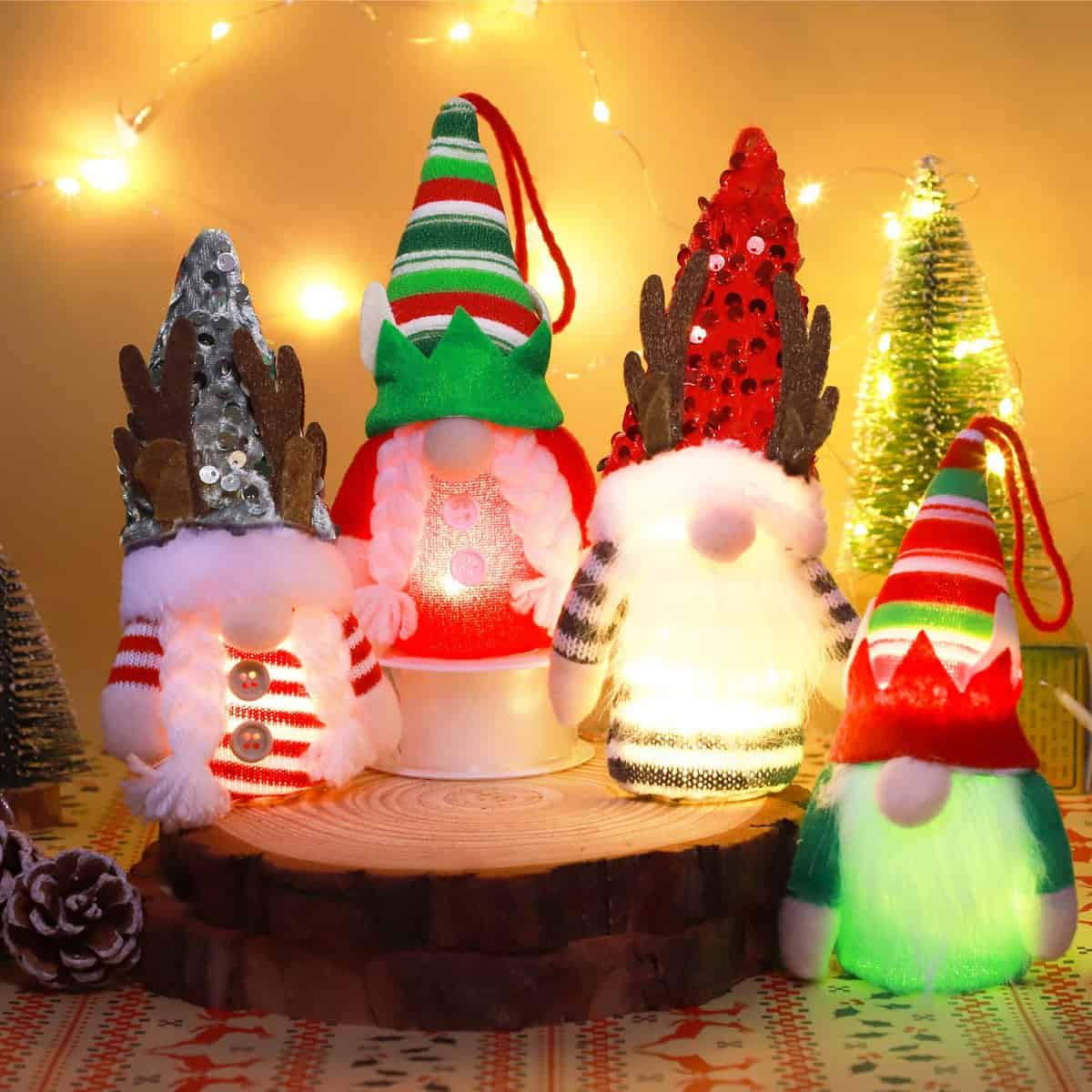 Omdekor Gnomo Decorativo di Natale Luminoso 4Set, Strega di Babbo Natale, Babbo Natale Illuminato a LED, Decorazione Natalizia Ciondolo Gnomo Regalo per Bambini, Famiglia, Amici di Natale