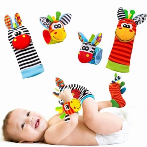 Giochi Sensoriali Neonato: Sonaglini Morbidi per Bambini con 4 Calzini Sonaglio. Regalo Montessori 0-12 Mesi. Xaena.