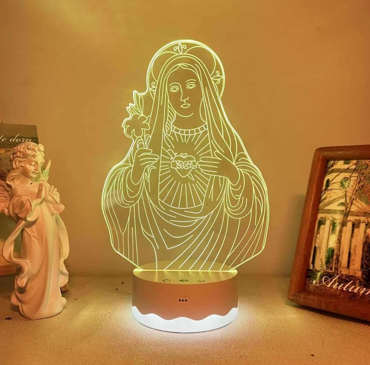 Attivolife Regali della Vergine Maria, 3D Nostra Signora Luce Notturna Illusion Lampada Ologramma 16 Cambia Colore con Telecomando + Timer LED Miglior Regalo di Compleanno Cristiano per Religiosi