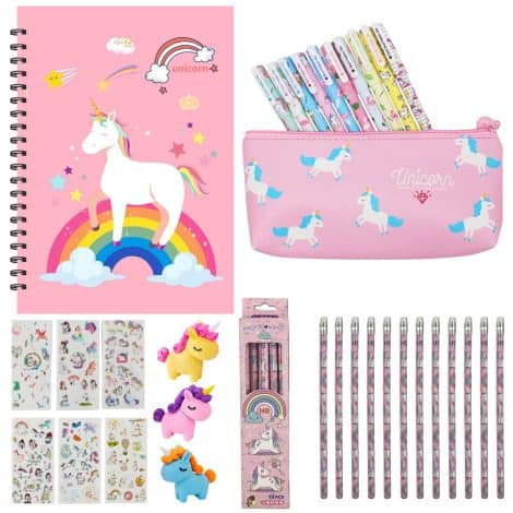 Set di cancelleria con 33 pezzi, ideale come regalo per ragazze amanti degli unicorni. Include penne, matite, astuccio, taccuino e adesivi a tema unicorno.