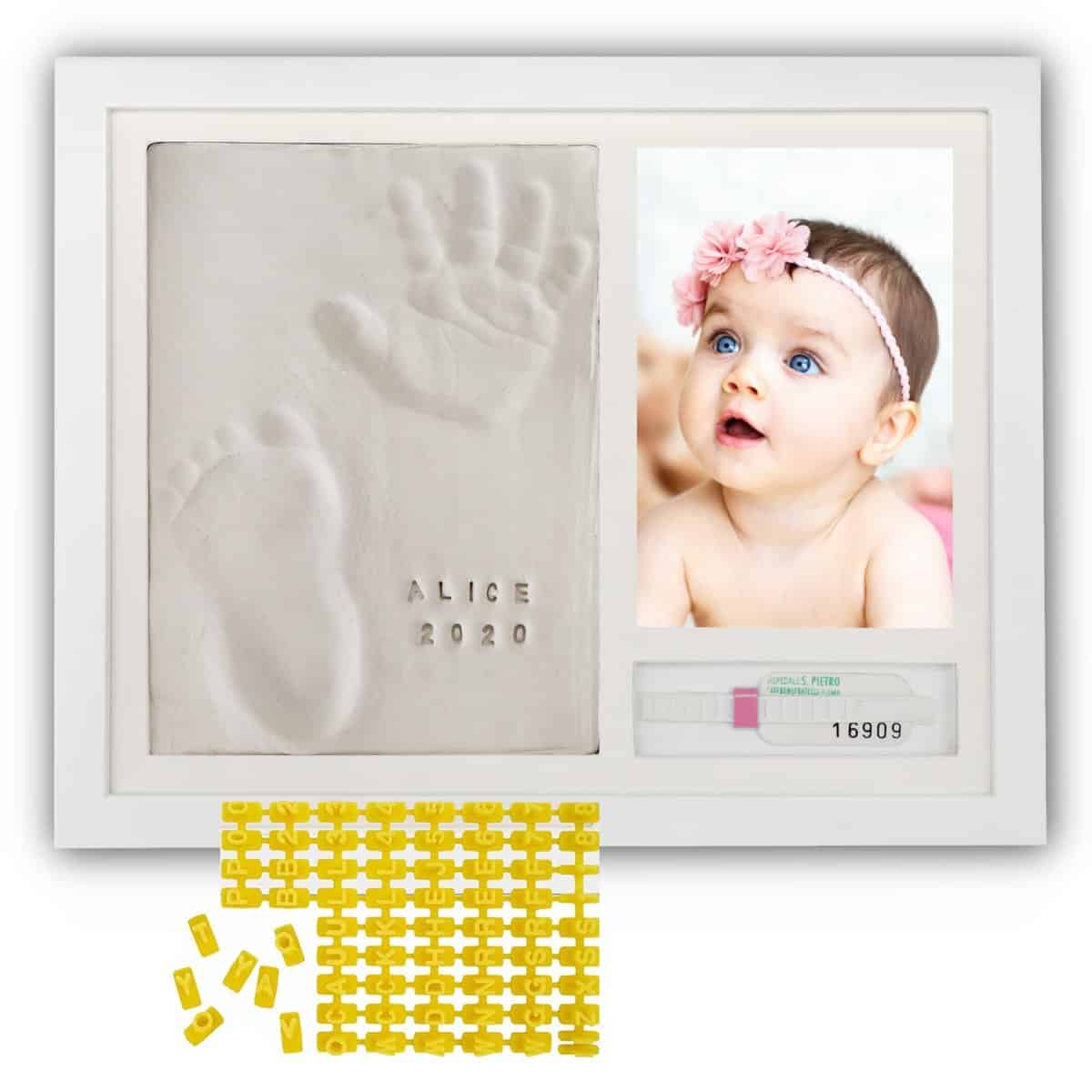 PITI COT Cornice Impronte Neonato | Kit Lettere Numeri e Porta Braccialetto | Regalo per la Nascita Maschio Battesimo Femmina | Calco Mani e Piedi Bambino in Argilla |