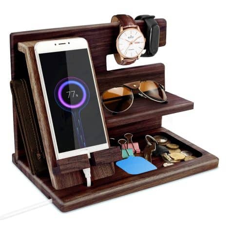 Supporto in legno per smartphone con spazio per portafoglio, orologio e idee regalo uomo. Adatto per compleanni, Natale, anniversari.