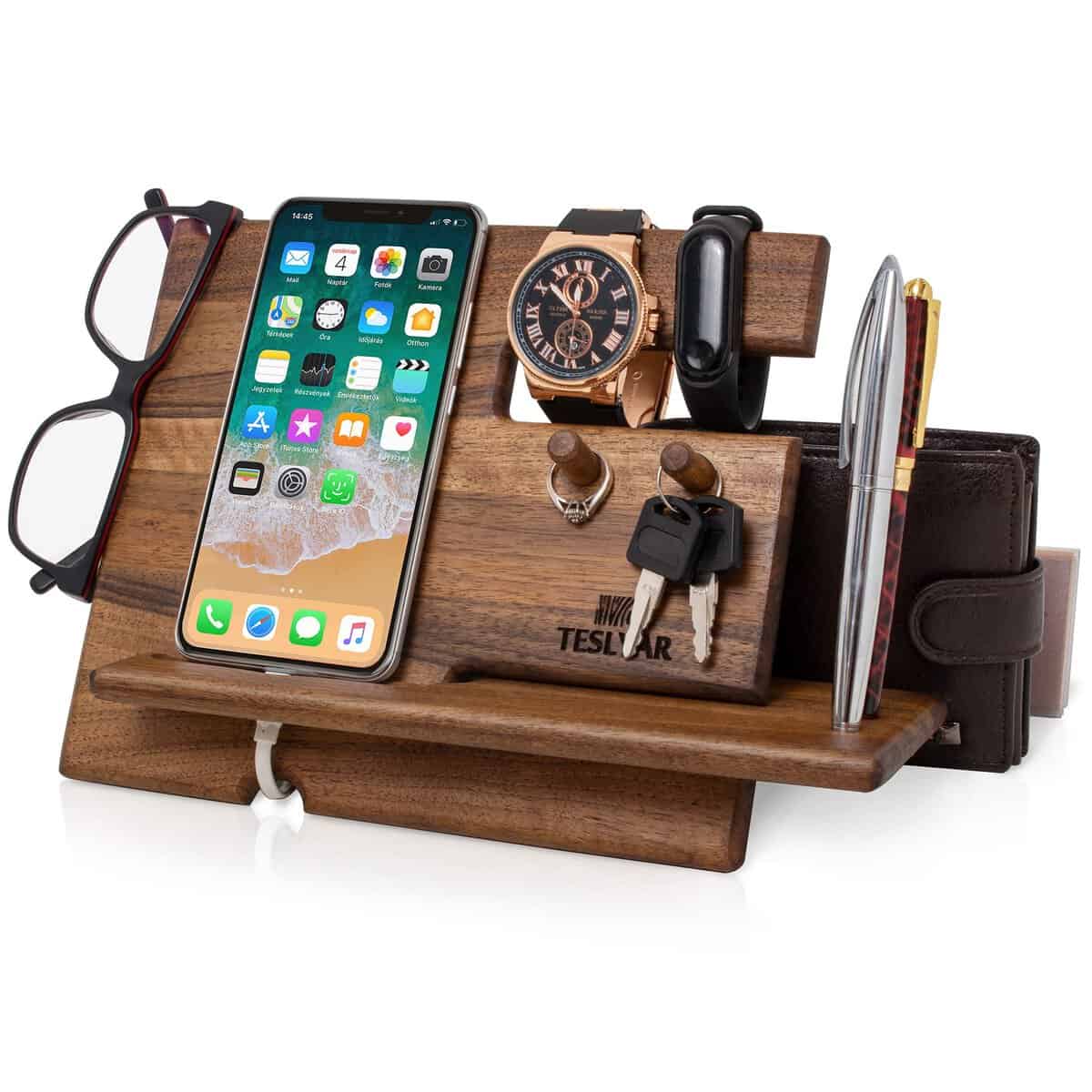 Regalo da Uomo Supporto per telefono in legno con ganci Docking Station per Telefono Natale Regalo da Uomo regalo per Marito Anniversario Regalo per papà Supporto da comodino massello in noce(Beige)