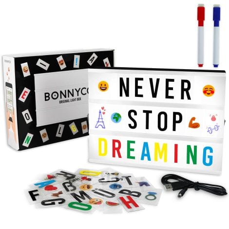 BONNYCO Light Box con 400 Lettere ed Emoji, 2 Pennarelli Lavagna Luminosa con Lettere Luminose – Regalo luminoso per compleanni e Natale per ragazze e donne | Scritte decorate.