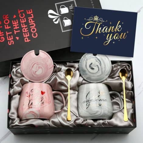 Set regalo tazzine caffè “Sovyime il marito fantastico, la moglie migliore” – Regalo matrimonio fidanzamento – Idea per coppie – 13 oz.