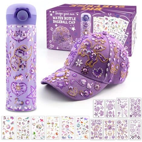 Confezione regalo personalizzabile per bambine da 4 a 11 anni: kit bottiglia d’acqua e berretto da baseball con adesivi di gemma e unicorno.