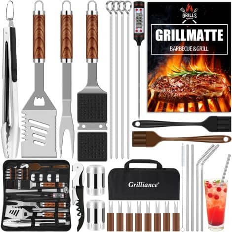 Set barbecue con 30 posate in acciaio inox di qualità, pinza, cavatappi, valigetta e tappetino. Perfetto regalo per campeggio.