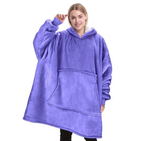 Coperta oversize con cappuccio in sherpa Catalonia, calda e soffice, perfetta per l’inverno.