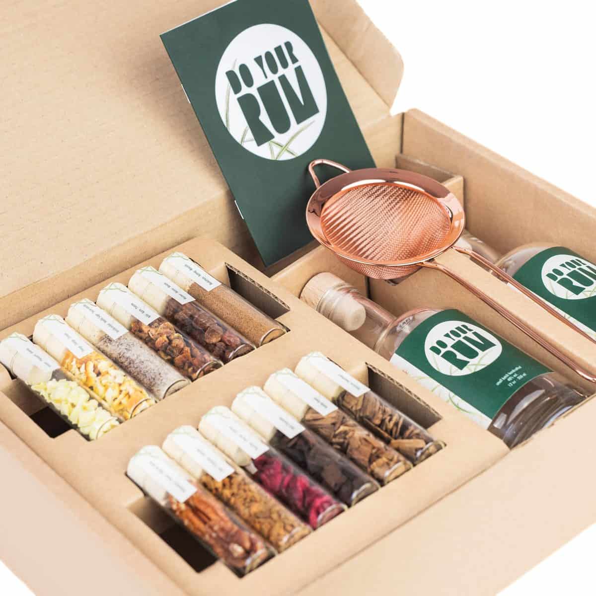 DO YOUR RUM | Set Per Infusione Di Rum Fai Da Te | Kit Per La Produzione Di Rum | Regali Per Adulti, Uomini E Donne | Regalo Di San Valentino | Kit Da Cocktail | Anniversario, Compleanno, Matrimonio
