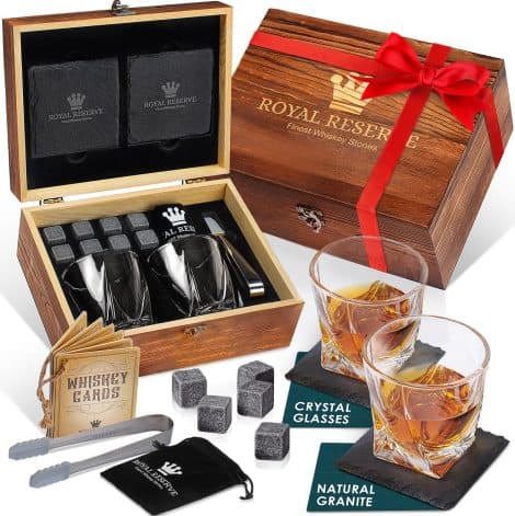 Set regalo Whisky uomo – Set bicchieri Whisky, cubetti ghiaccio riutilizzabili, sottobicchieri, pinza ghiaccio, scatola legno, sacchetto velluto, da Royal Reserve.