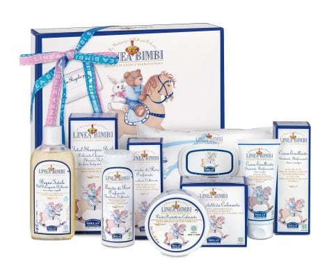 Helan, Linea Bimbi – Delizioso Kit per il Bagnetto del Neonato con Shampoo e Bagnoschiuma da 250ml, Amido di Riso da 75gr, Salviette da 60Pz, Crema Cambio Pannolino da 100gr e Crema da 100ml.